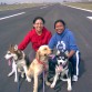 mi mami y mi tia cansadas de correr